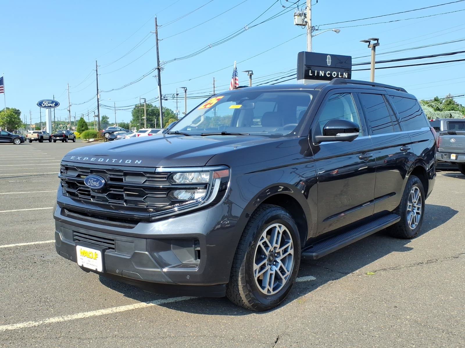 Certified 2025 Ford Expedition Active AWD/4WD image 3