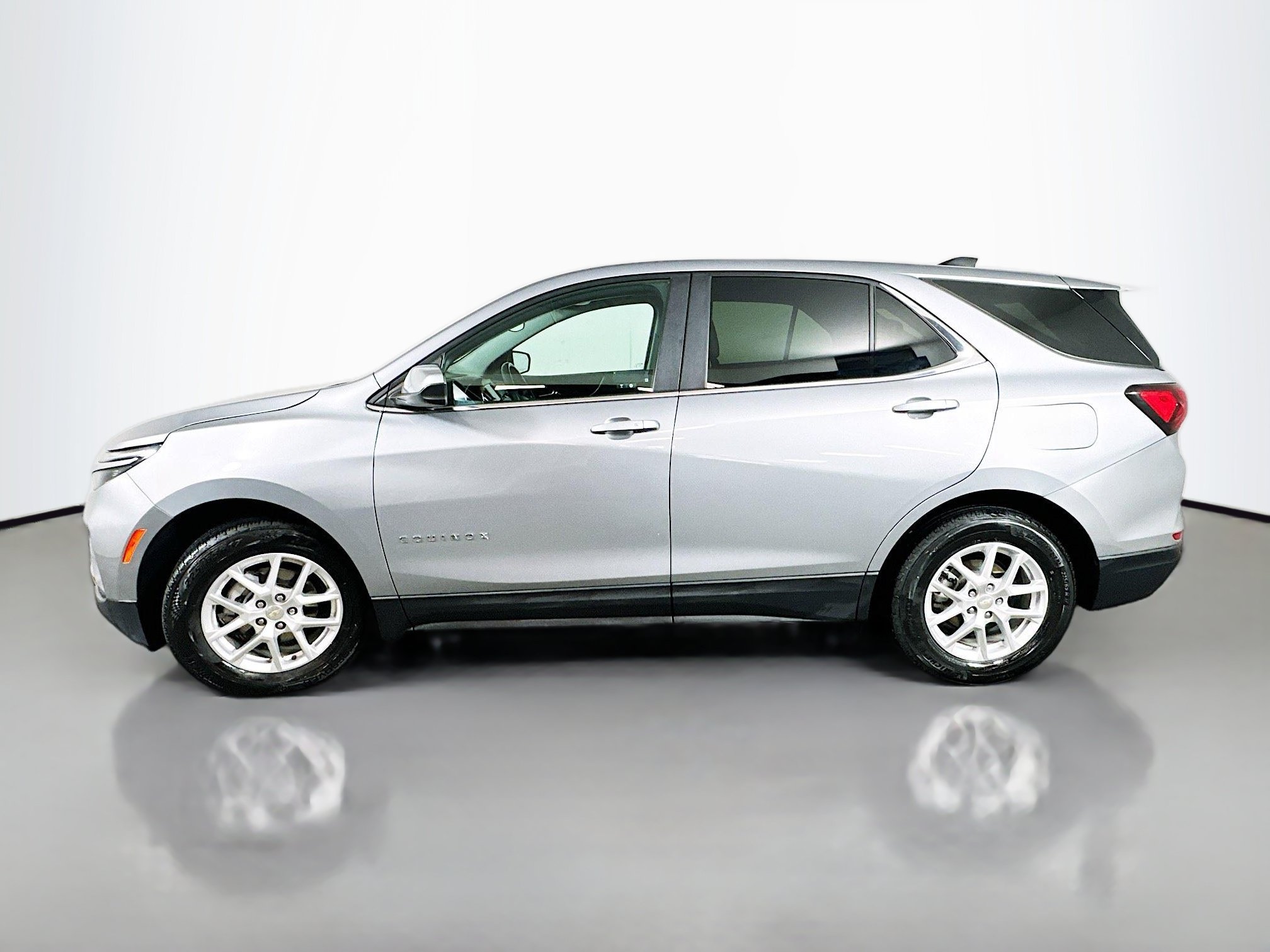 Used 2024 Chevrolet Equinox LT FWD image 4