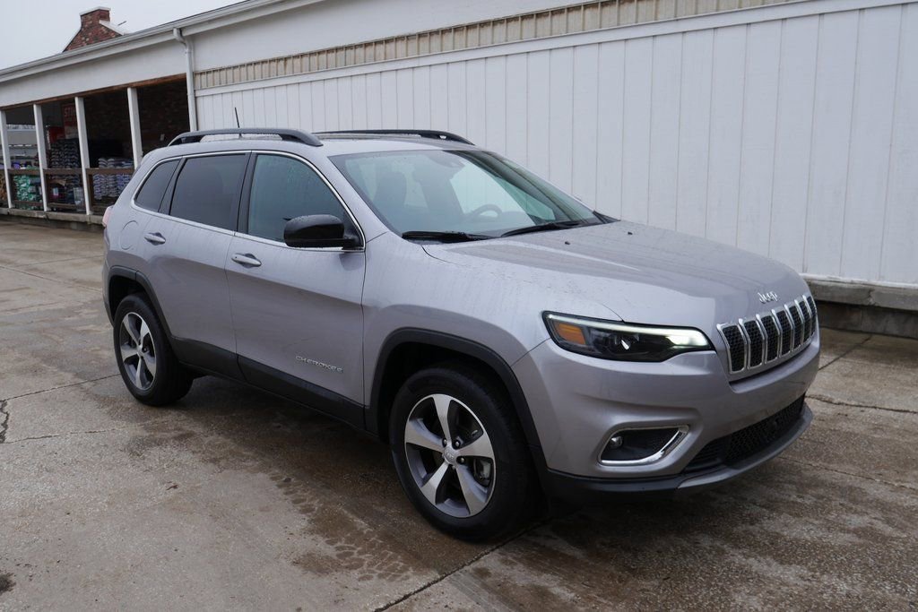 Used 2022 Jeep Cherokee Limited image 2