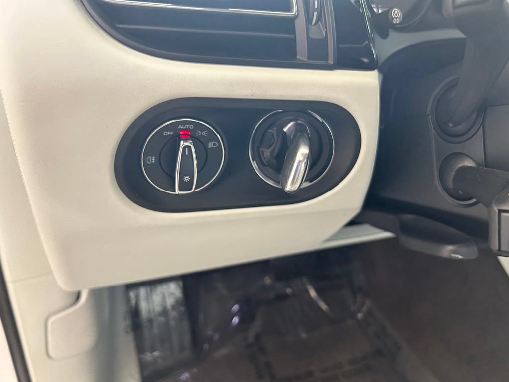 Used 2021 Porsche Macan S AWD/4WD image 44