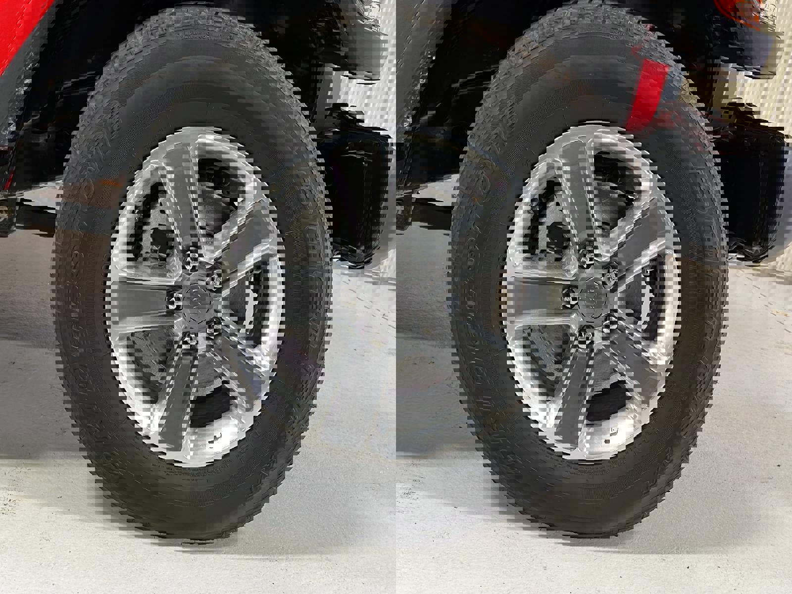 Used 2019 Jeep Wrangler Unlimited Sahara image 30