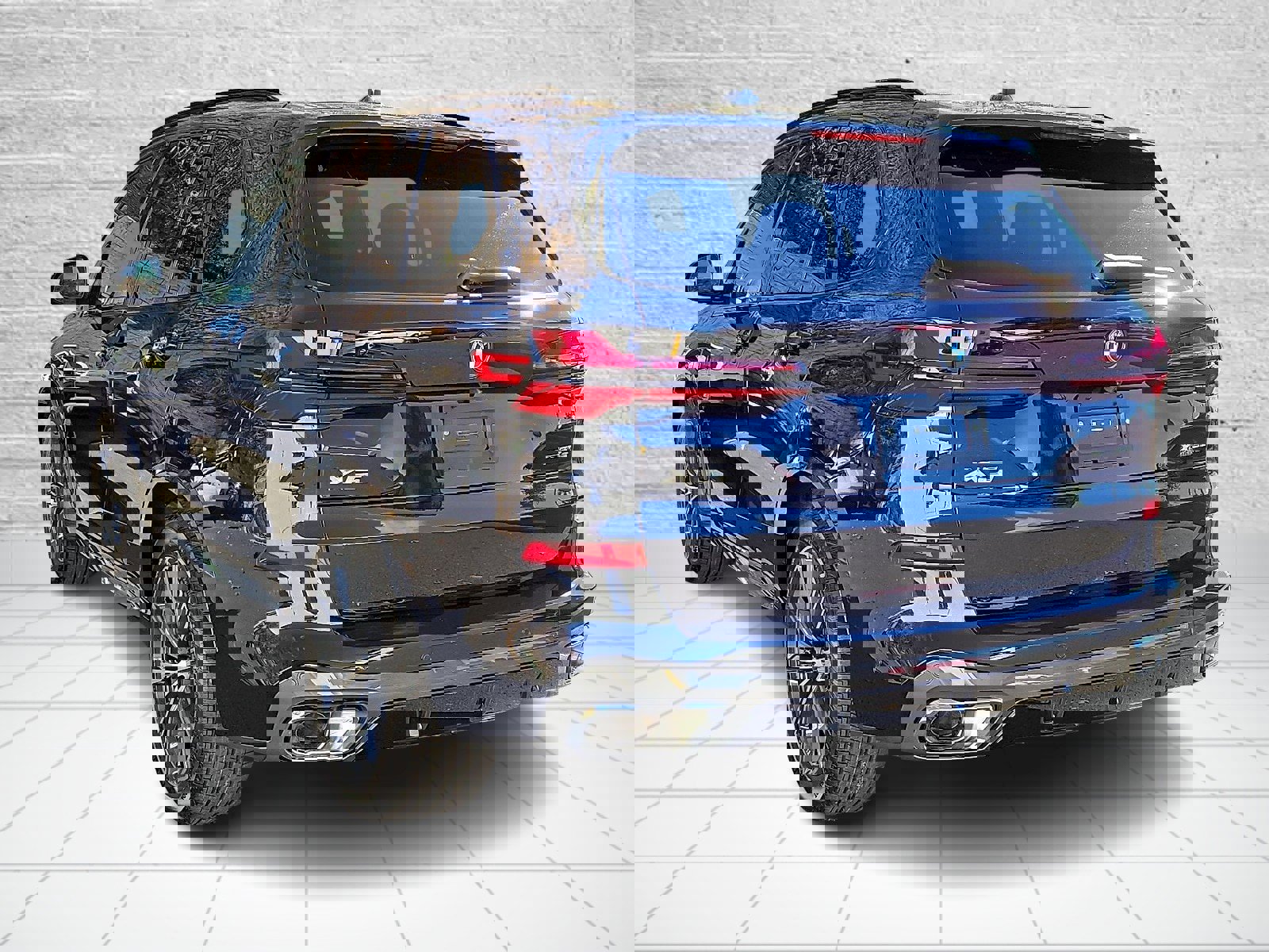 Used 2026 BMW X5 xDrive50e w/ Executive Package image 3