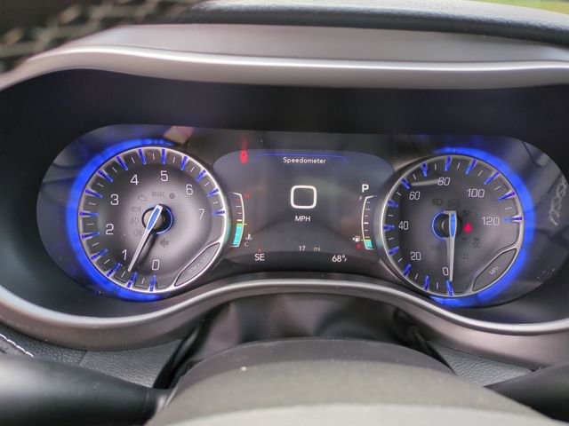 New 2026 Chrysler Pacifica Select FWD image 32