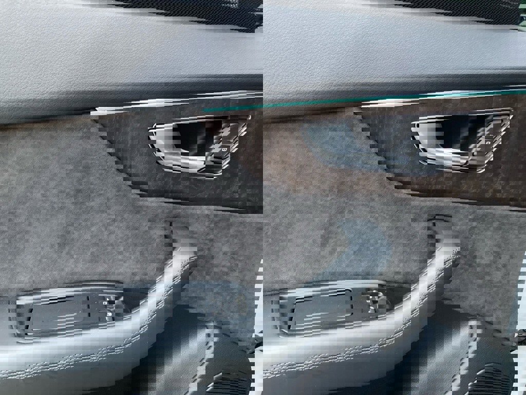 Used 2019 Audi Q8 Prestige w/ Luxury Package image 11