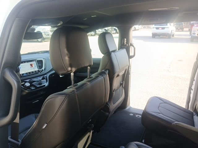 New 2026 Chrysler Pacifica Select image 19