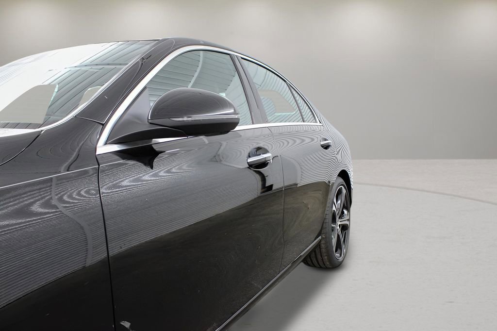 Used 2025 Mercedes-Benz C 300 Sedan image 15