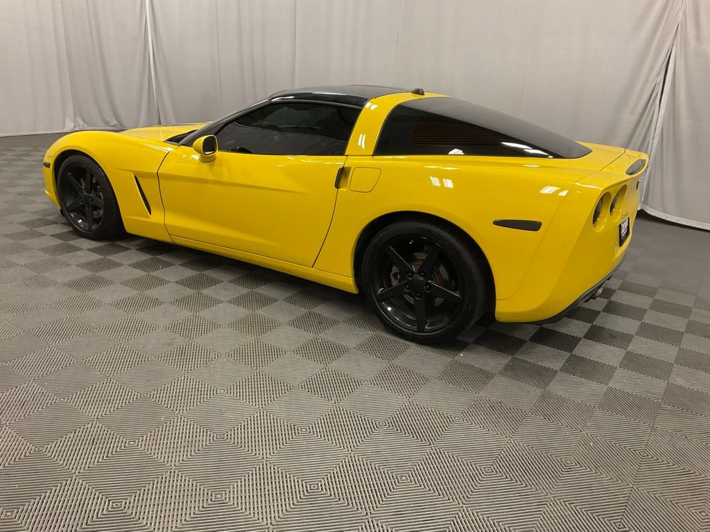 Used 2005 Chevrolet Corvette Coupe w/ Preferred Equipment Group RWD image 10