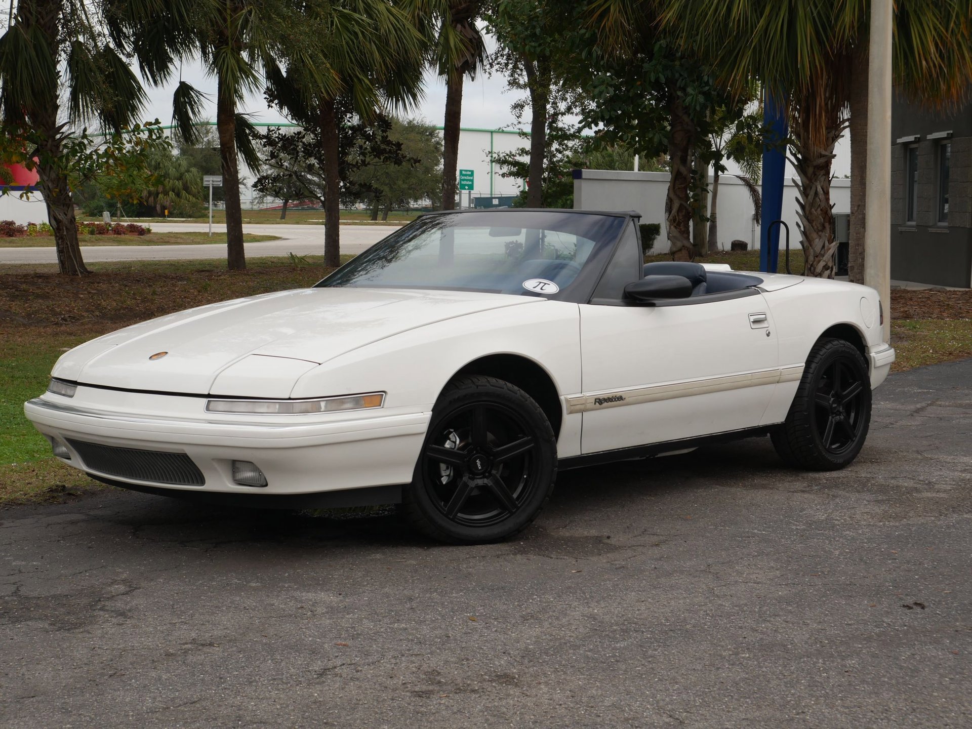 Used 1990 Buick Reatta Convertible image 10