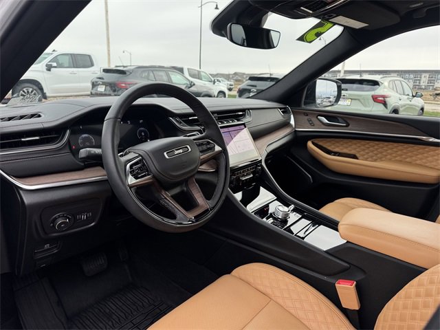 Used 2025 Jeep Grand Cherokee L Summit image 19