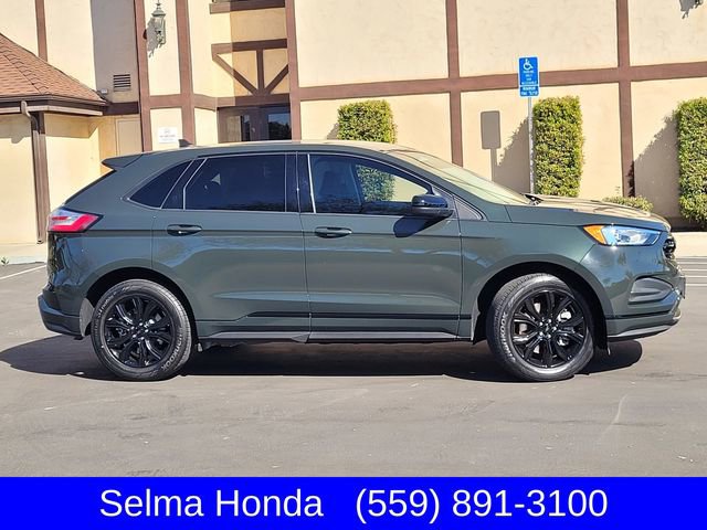 Used 2024 Ford Edge SE w/ Black Appearance Package image 4