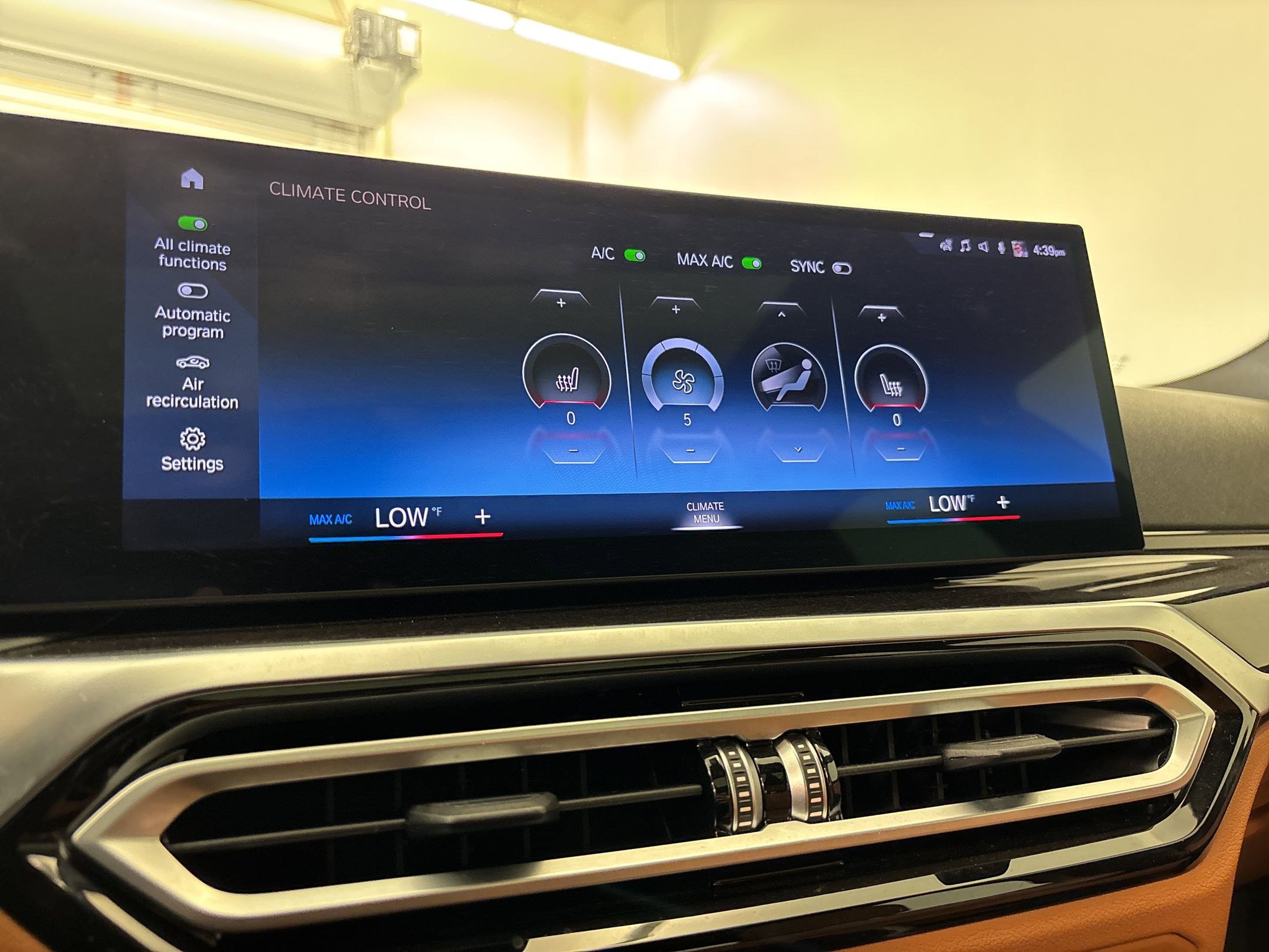 Certified 2024 BMW 330i Sedan w/ Convenience Package image 27