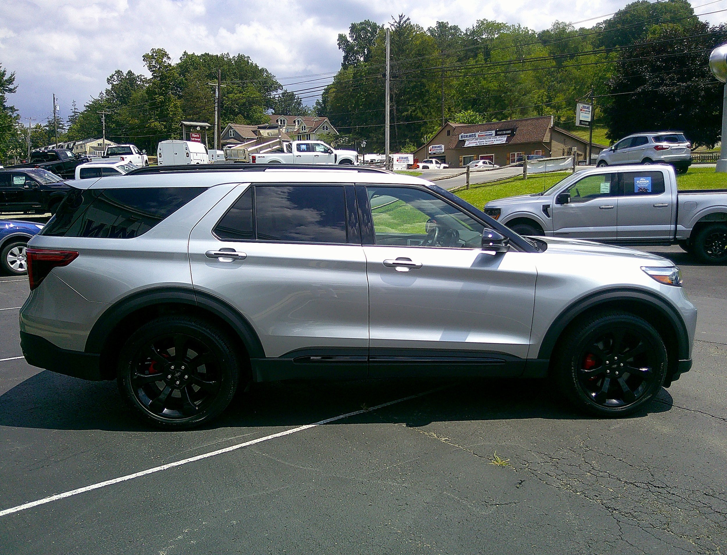 Used 2022 Ford Explorer ST w/ Equipment Group 401A AWD/4WD image 6