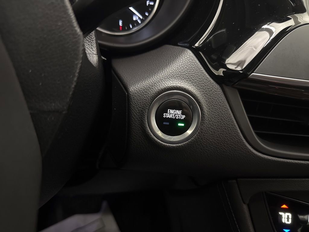 Used 2020 Buick Envision Premium image 34