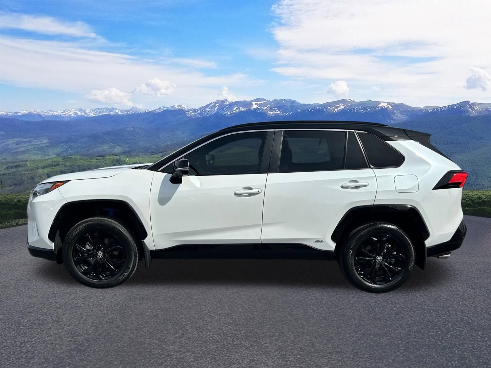 Used 2025 Toyota RAV4 XSE w/ Advanced Technology Package image 2