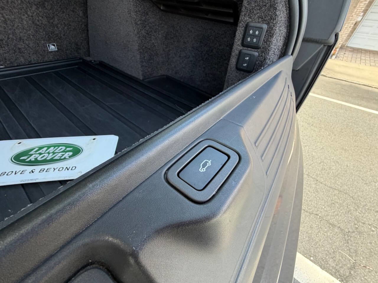 Used 2022 Land Rover Range Rover Westminster Edition image 14