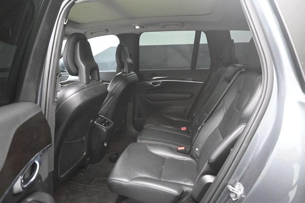 Used 2018 Volvo XC90 T6 Momentum w/ Convenience Package AWD/4WD image 7