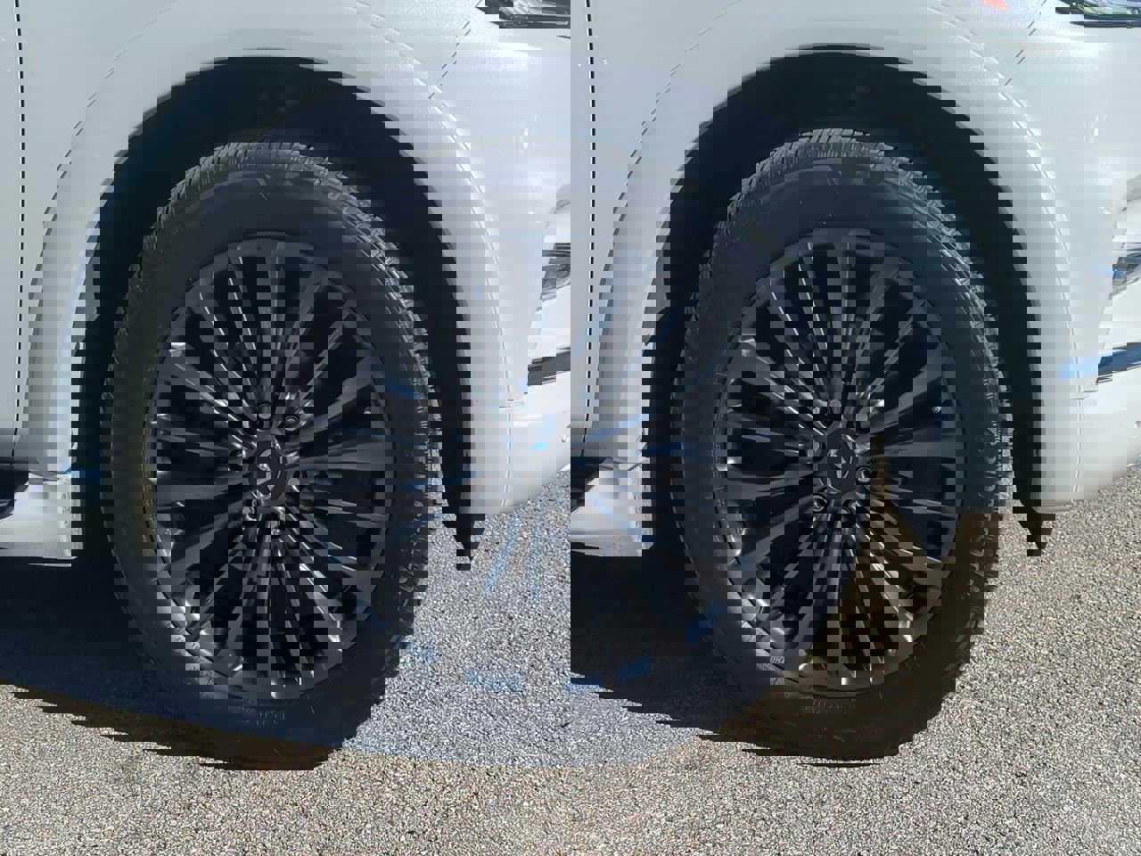 Used 2022 INFINITI QX80 Sensory w/ All-Season Package image 10