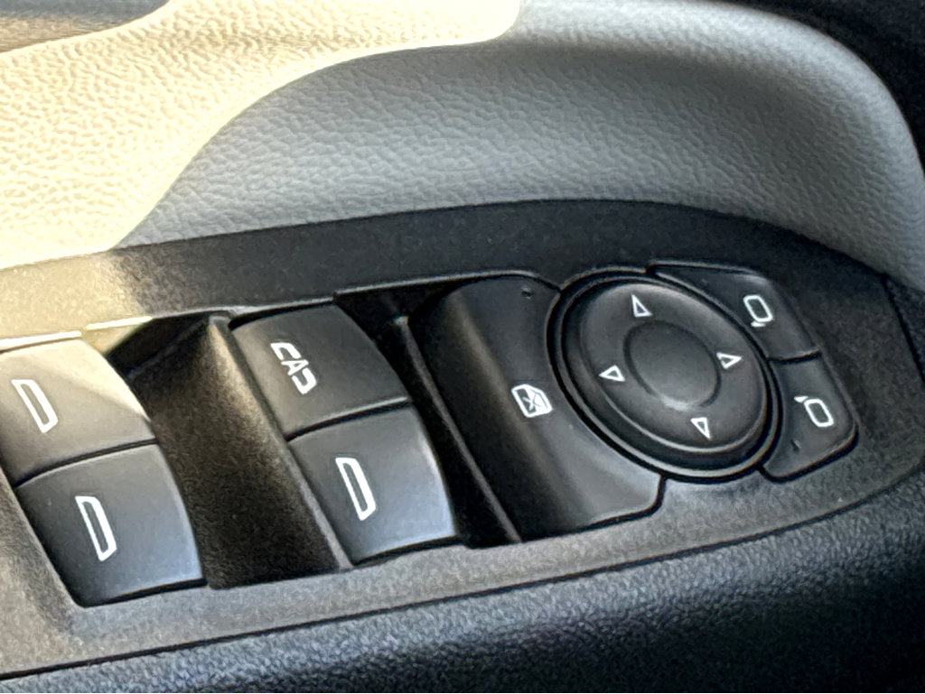 Used 2023 Chevrolet Equinox LS w/ Midnight Edition image 18