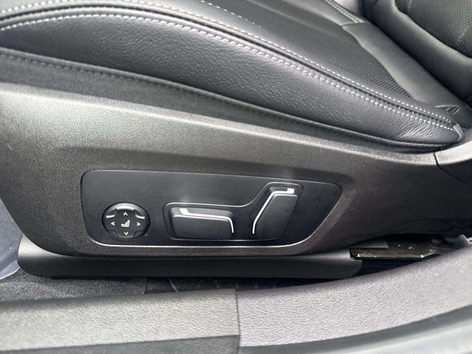 Used 2026 BMW 330i Sedan RWD image 14