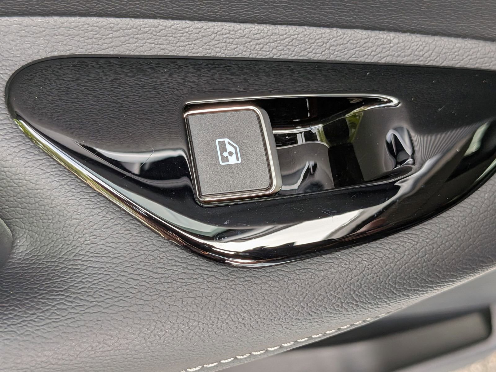 Used 2025 Nissan Murano SL image 30