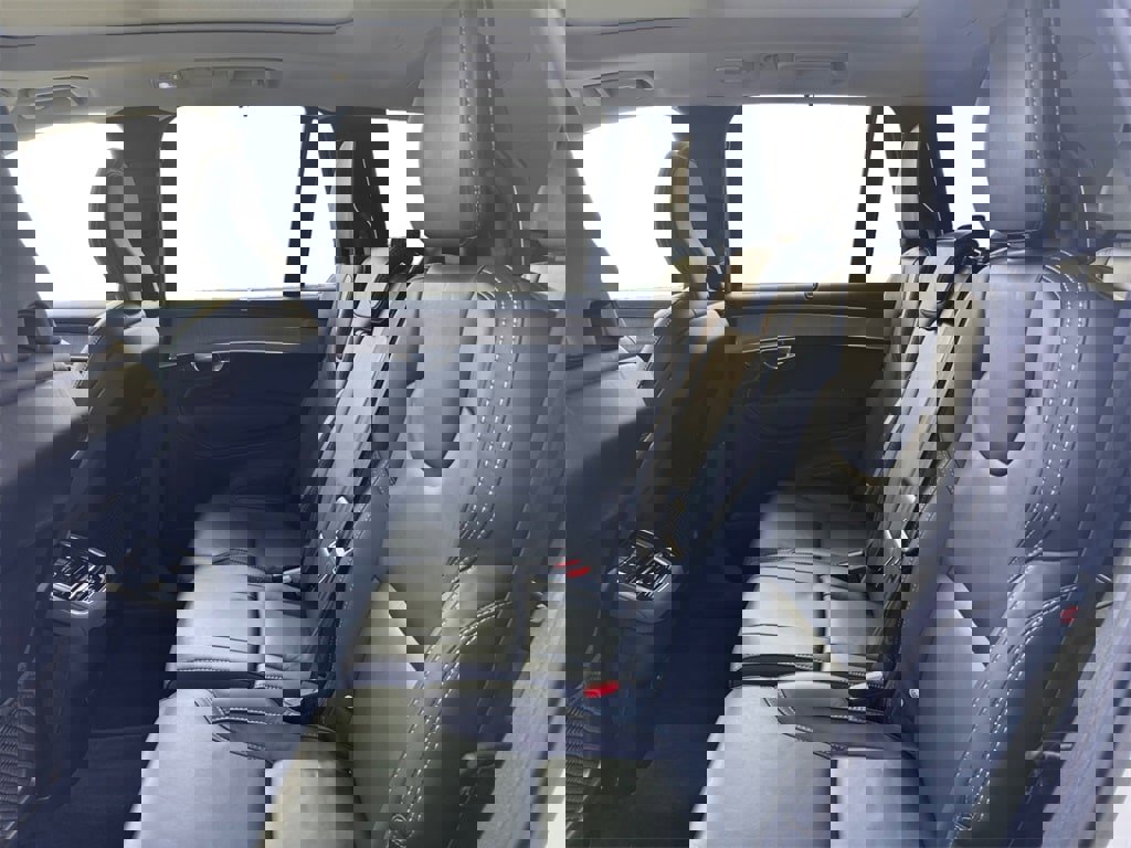 New 2025 Volvo XC90 B6 Ultra w/ Protection Package image 23