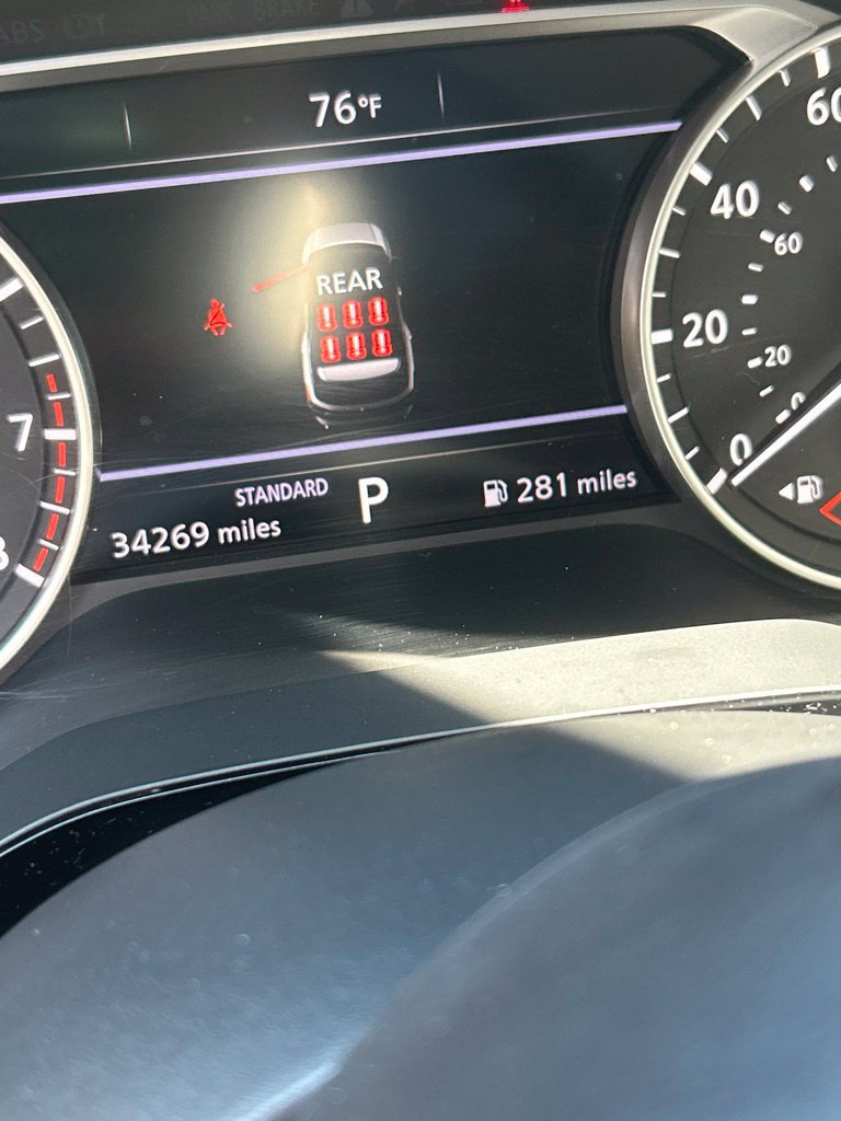 Used 2025 Nissan Pathfinder SV FWD image 10