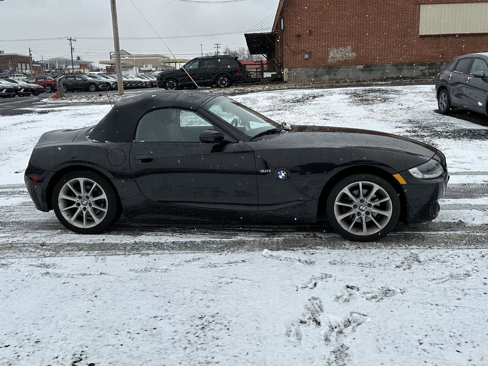 Used 2007 BMW Z4 3.0i image 9
