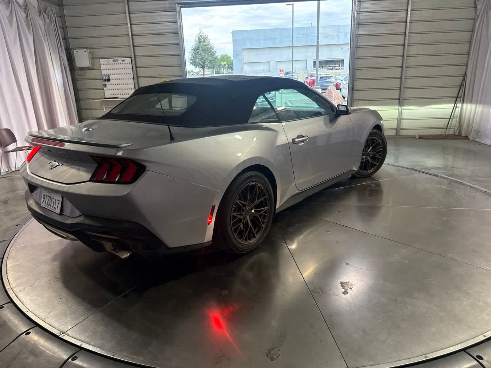 Used 2025 Ford Mustang Premium RWD image 5