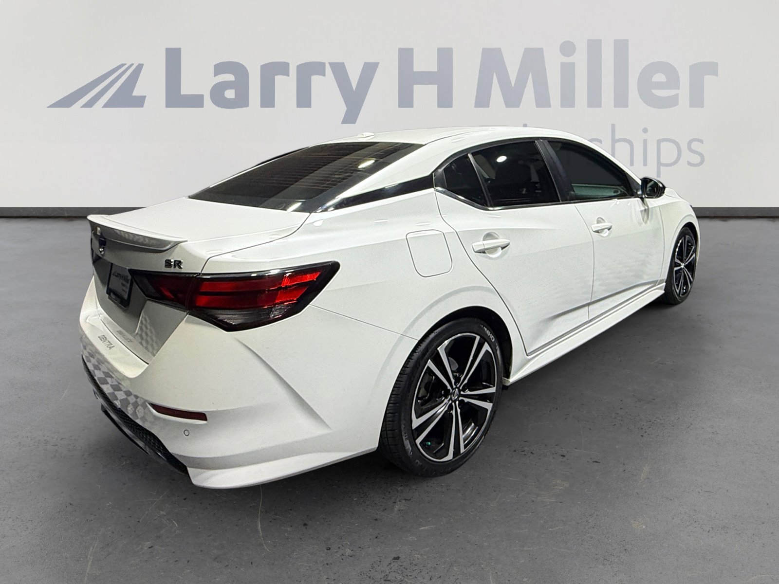 Certified 2021 Nissan Sentra SR FWD image 5