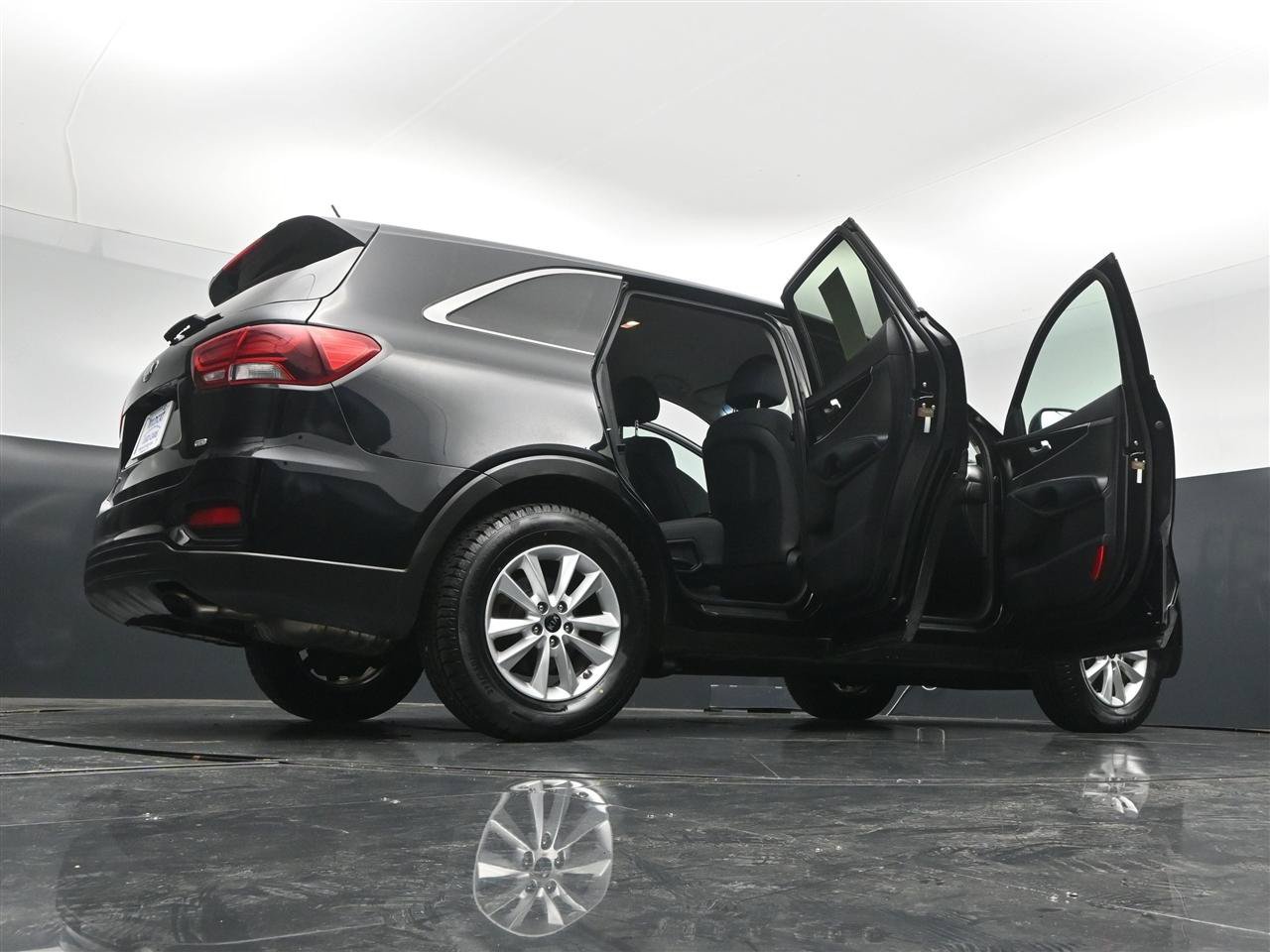 Used 2019 Kia Sorento L FWD image 39
