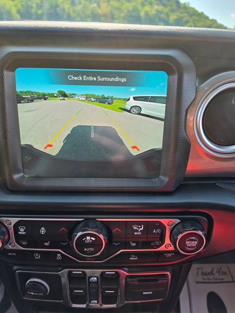 Used 2022 Jeep Gladiator Overland w/ Cold Weather Group AWD/4WD image 24