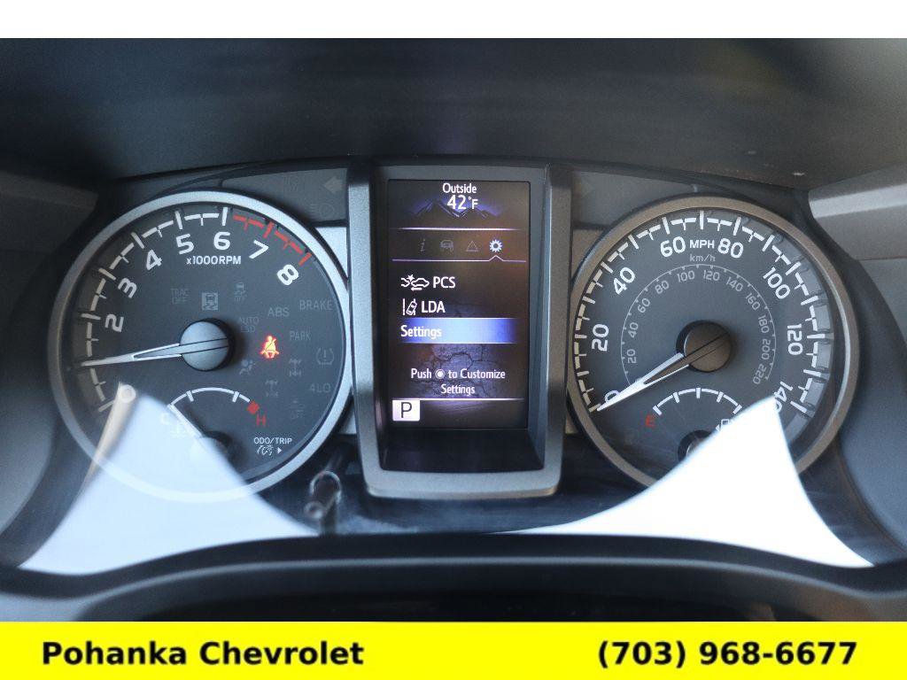 Used 2022 Toyota Tacoma TRD Sport image 9