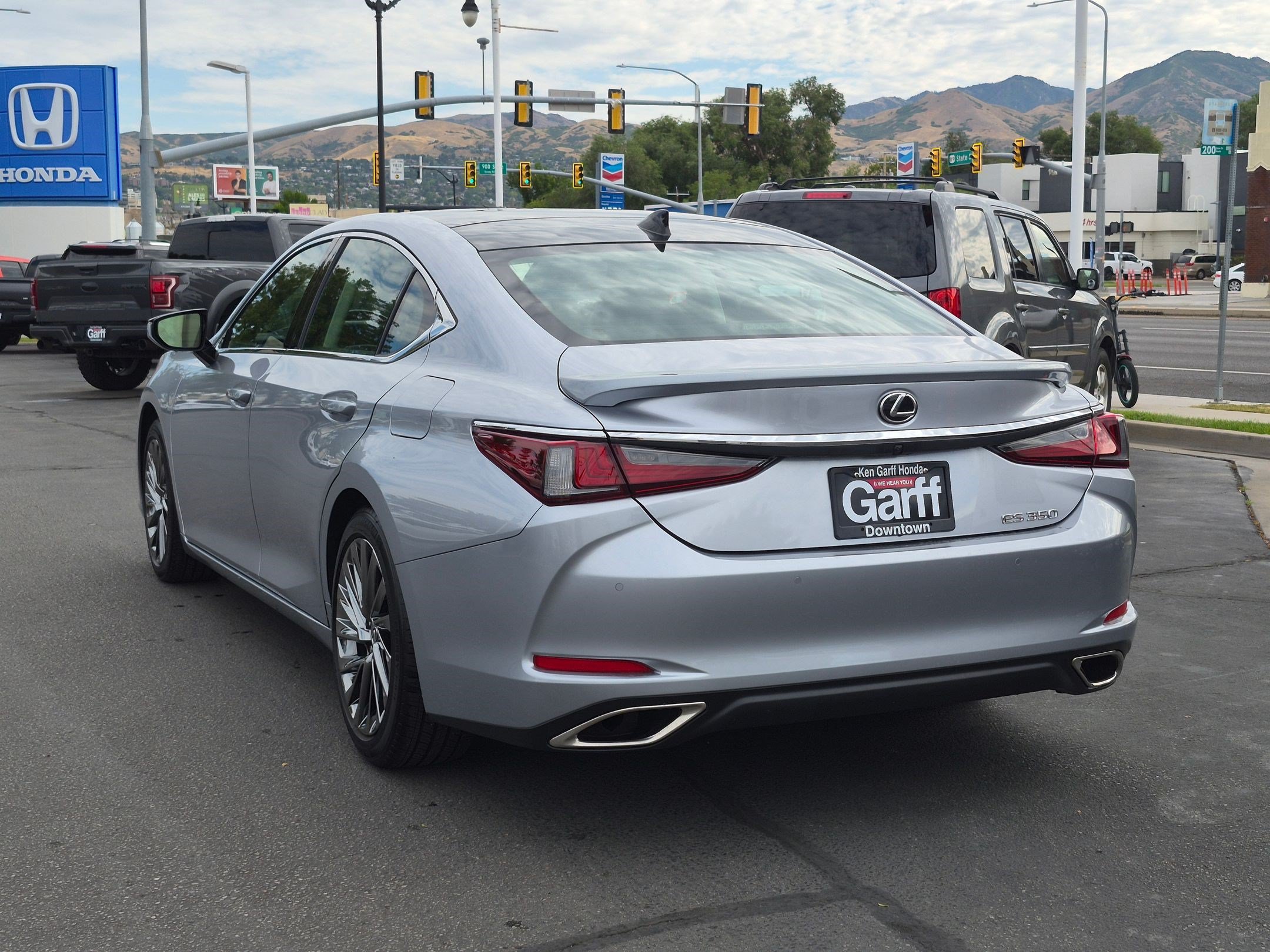 Used 2025 Lexus ES 350 Ultra Luxury FWD image 8