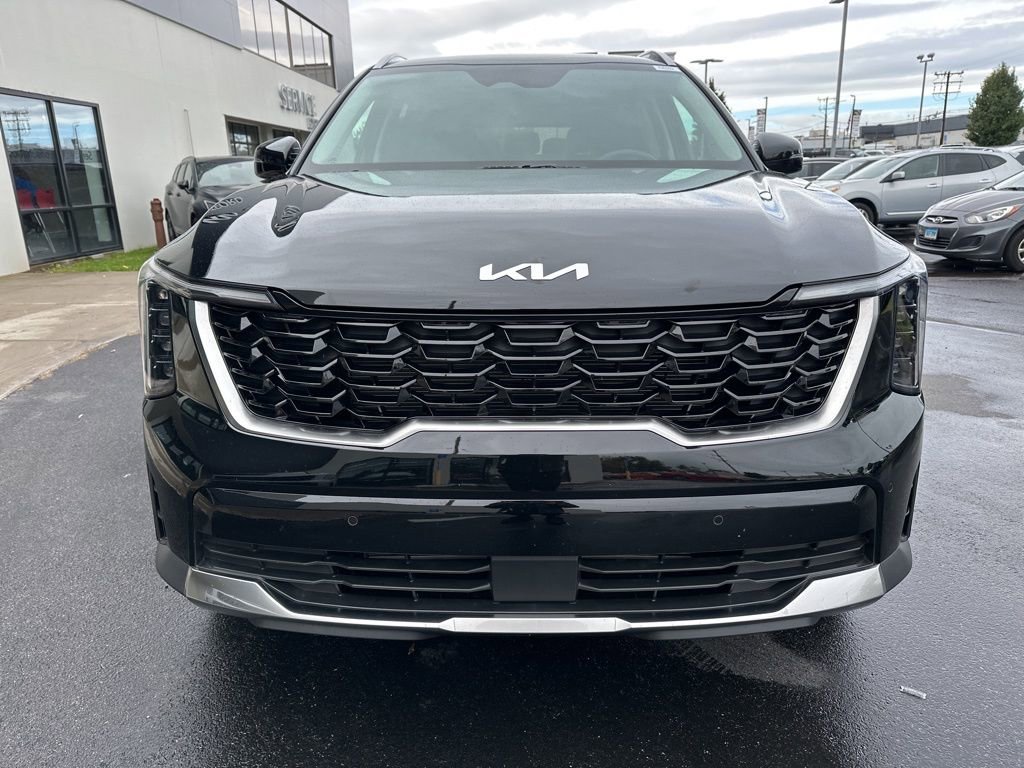 Used 2025 Kia Sorento S image 3