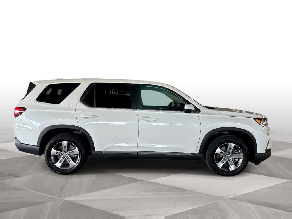 Used 2025 Honda Pilot EX-L image 9