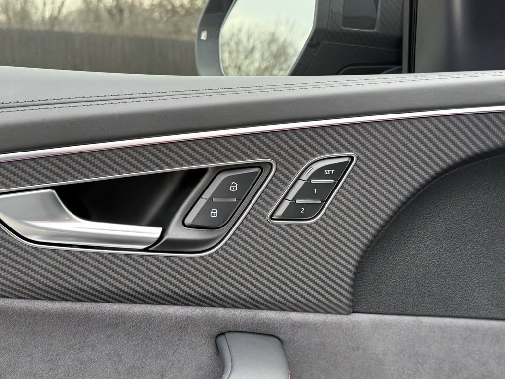 Used 2024 Audi RS Q8 image 21