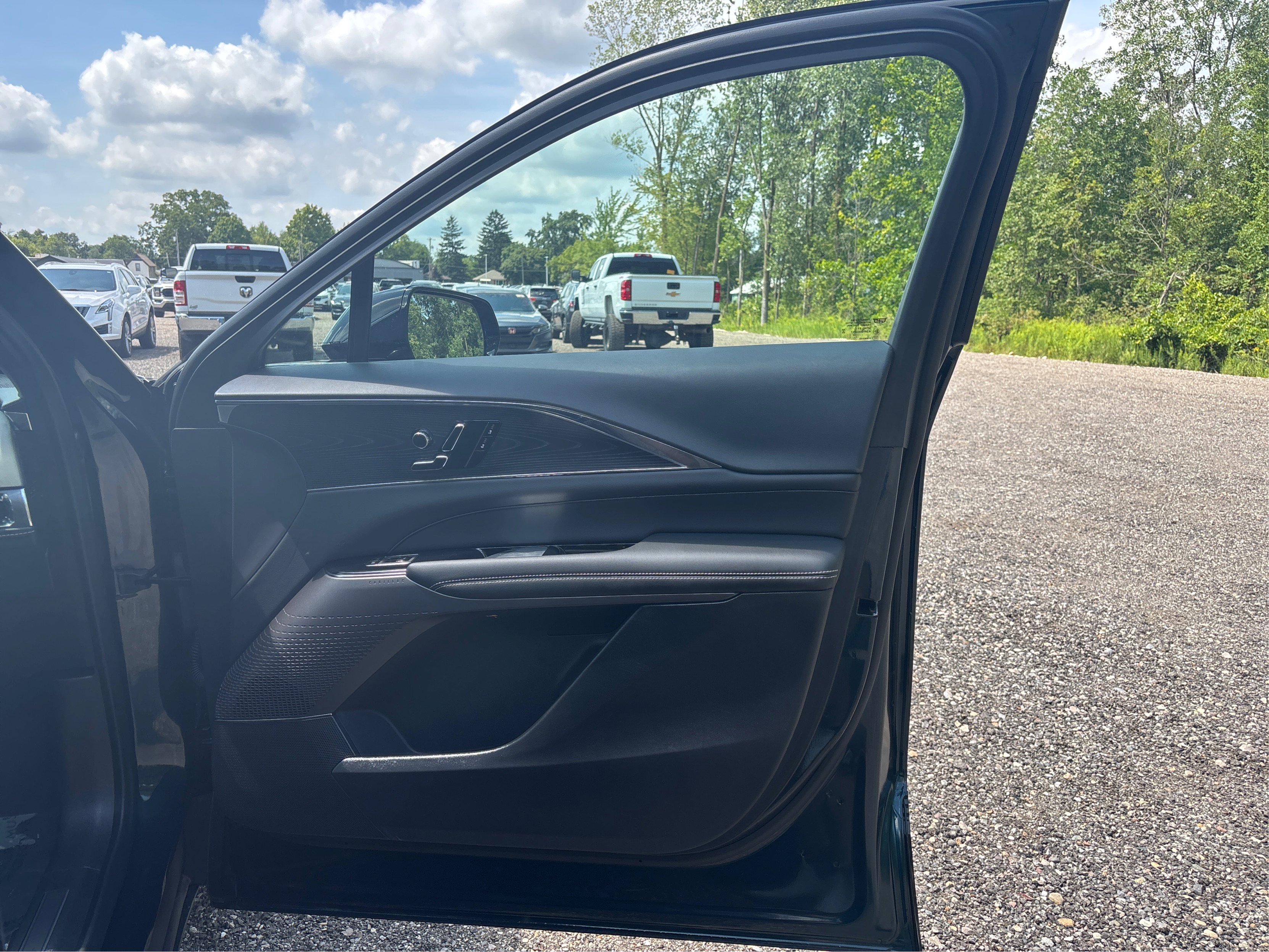 Used 2024 Cadillac Lyriq Luxury image 26