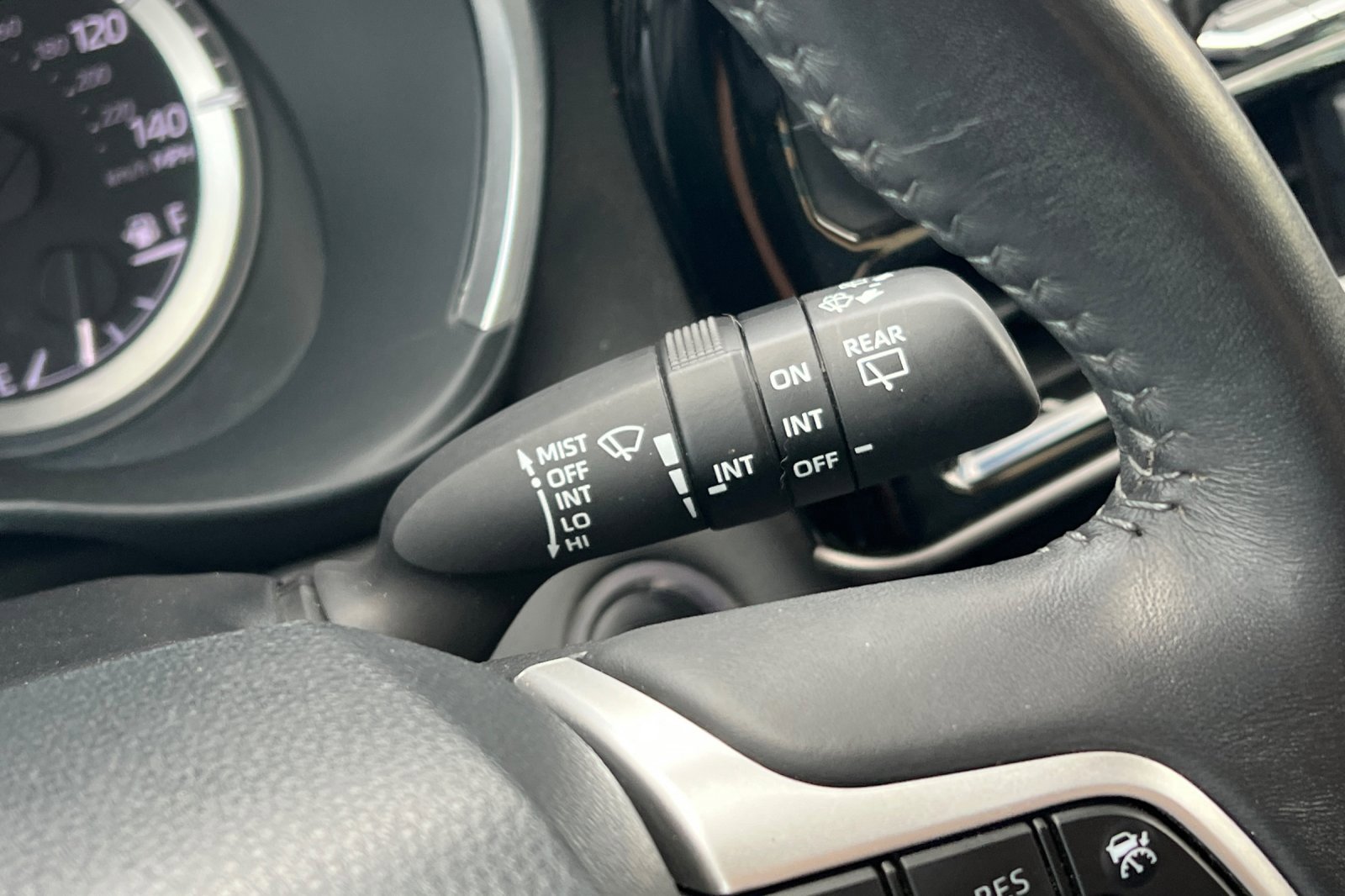 Used 2024 Toyota Highlander XLE image 38