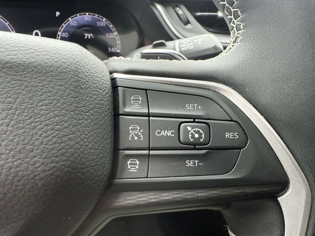 Used 2024 Jeep Grand Cherokee Altitude AWD/4WD image 22