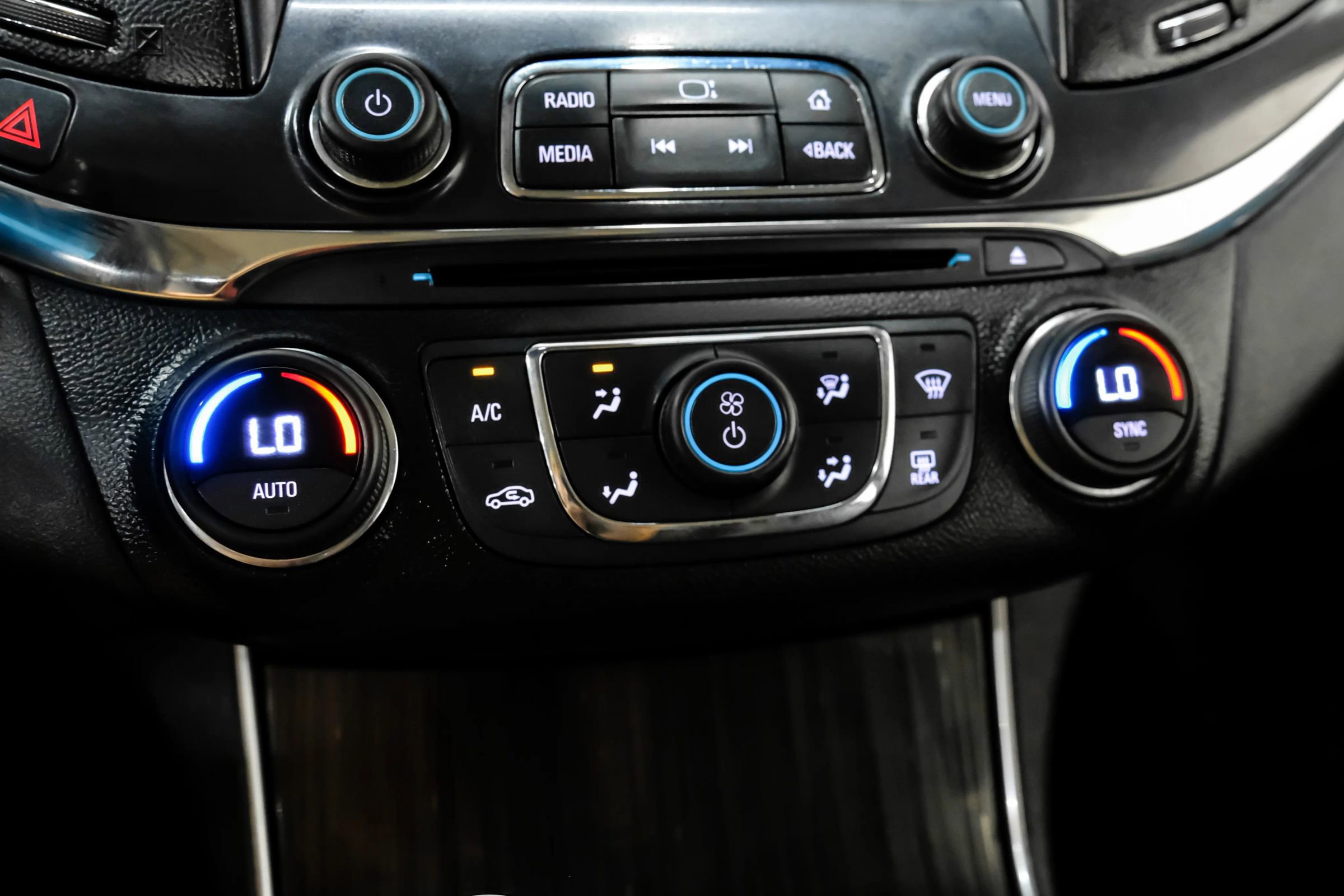 Used 2019 Chevrolet Impala Premier FWD image 25
