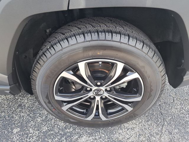 Used 2021 Toyota RAV4 LE image 7