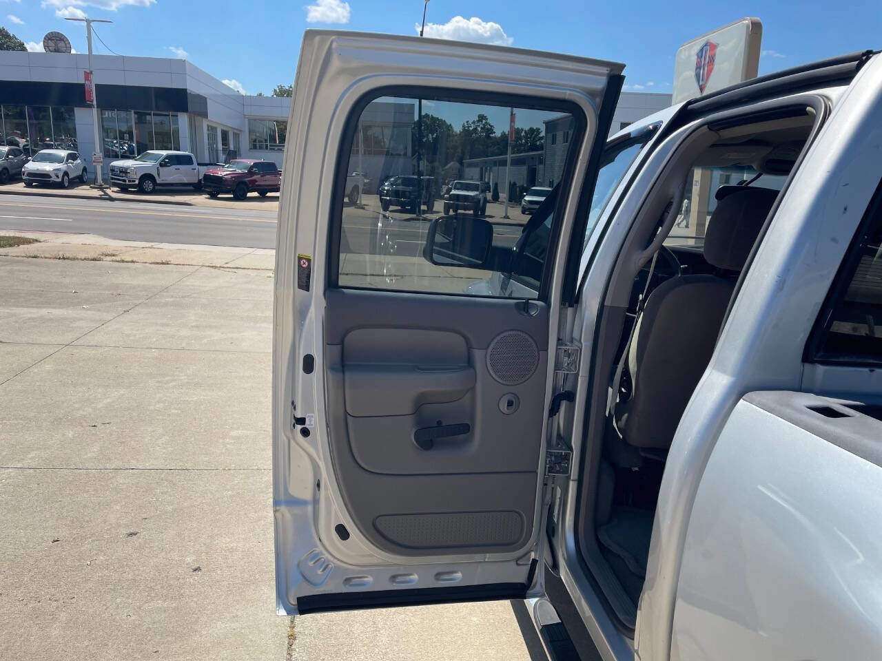 Used 2005 Dodge Ram 2500 Truck SLT w/ Trailer Tow Group image 15