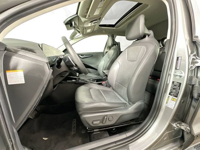 Used 2023 Kia Niro SX image 4
