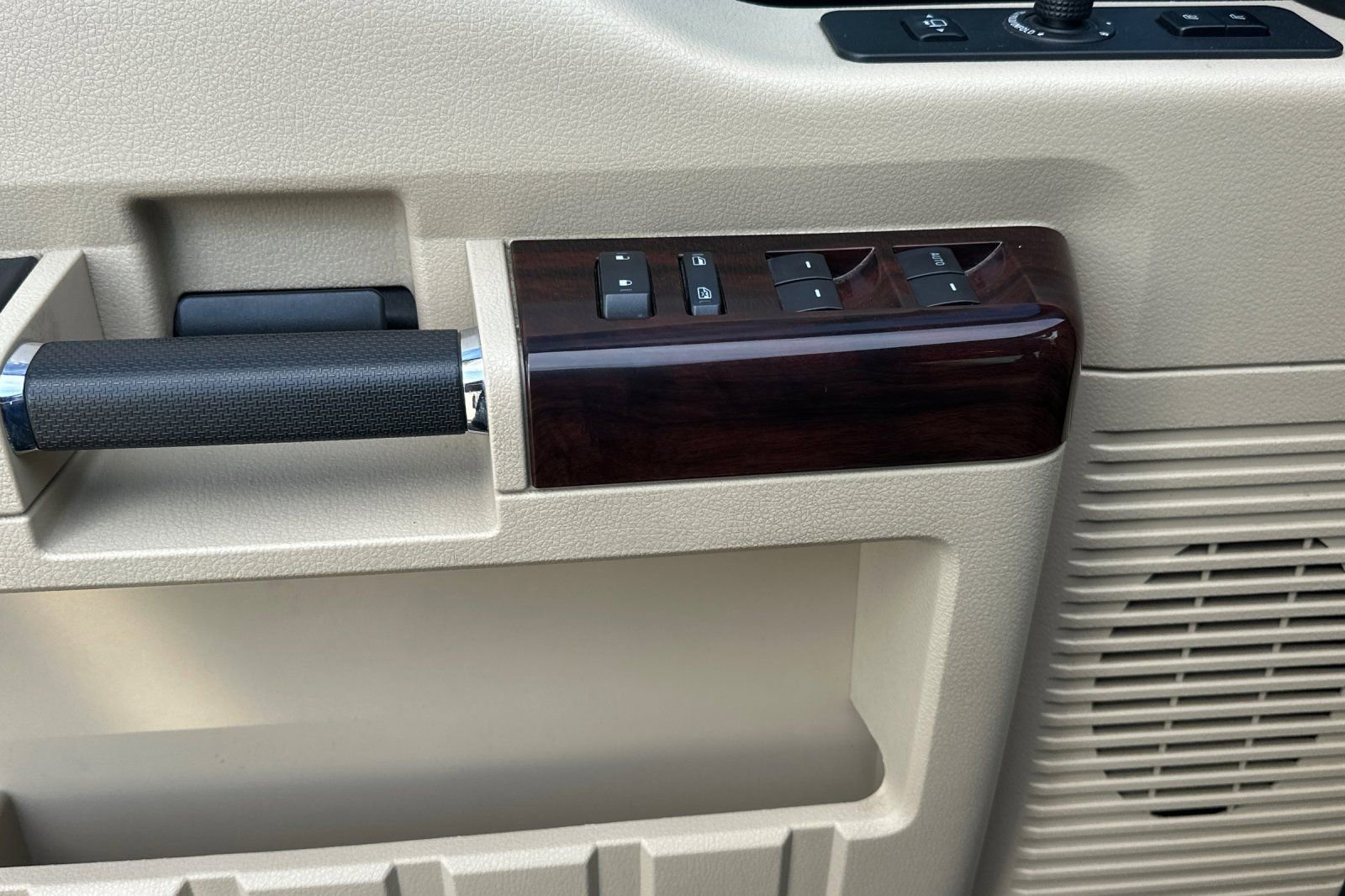 Used 2009 Ford F250 Lariat image 11