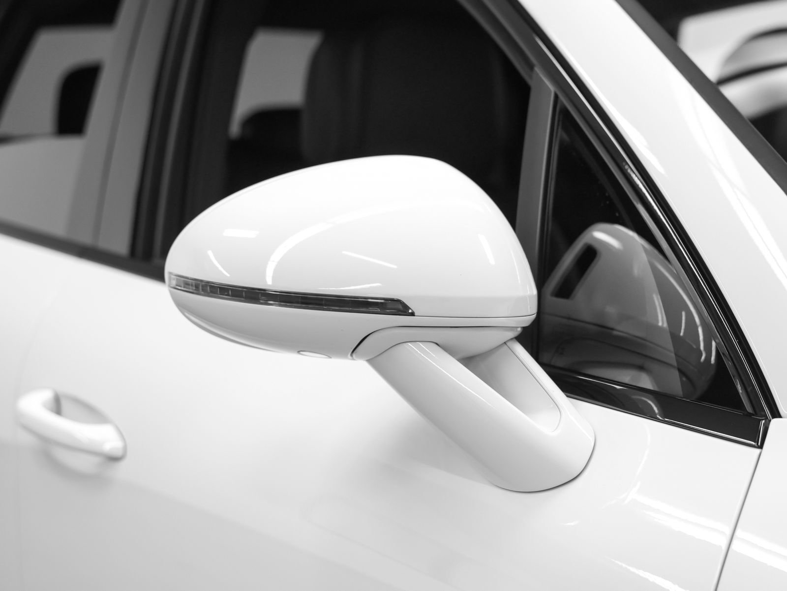 Used 2023 Porsche Macan image 14