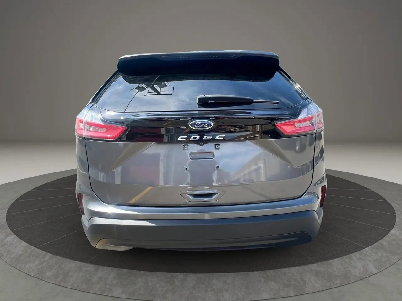 Used 2023 Ford Edge SE AWD/4WD image 6