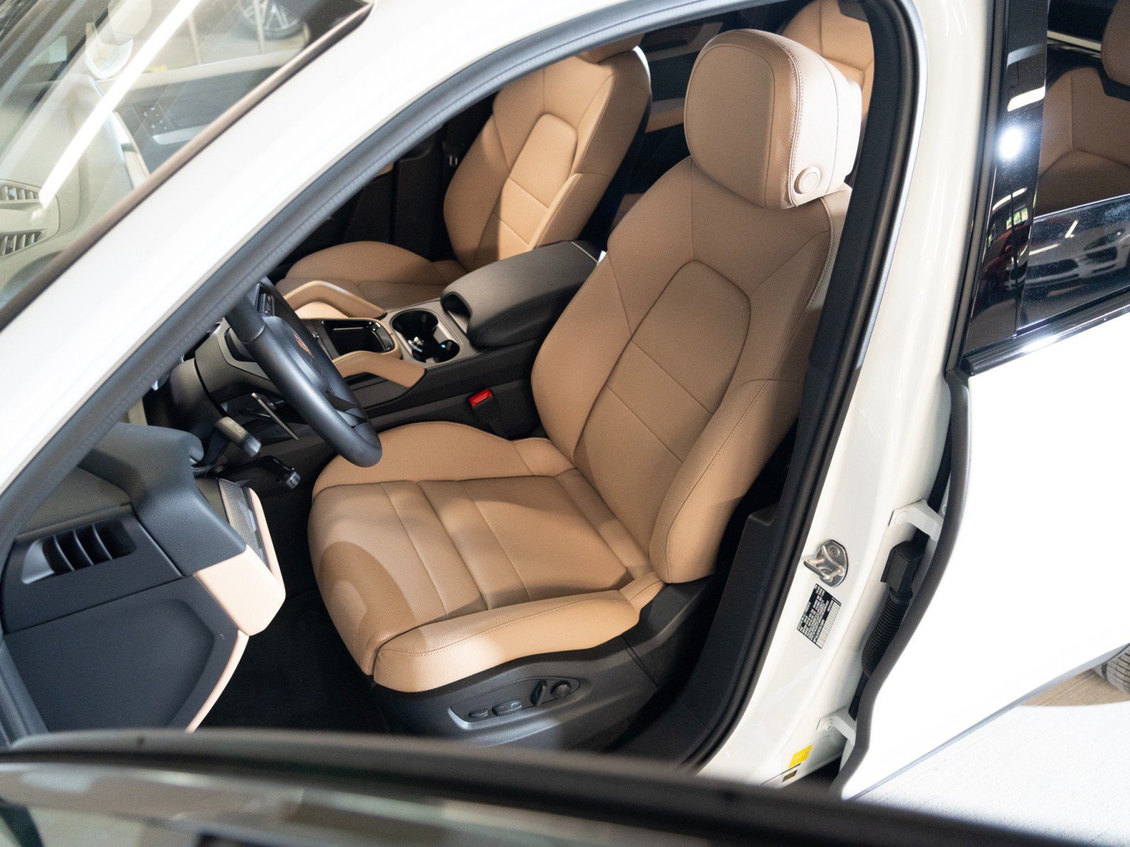 Certified 2026 Porsche Cayenne S AWD/4WD image 5