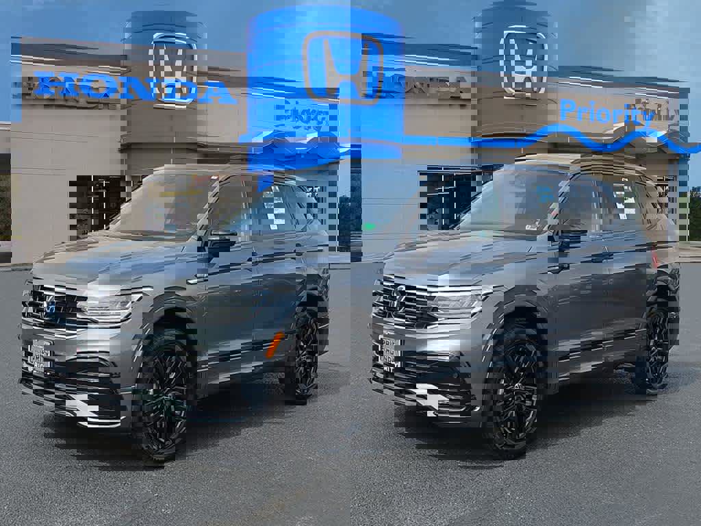 Used 2022 Volkswagen Tiguan SE R-Line