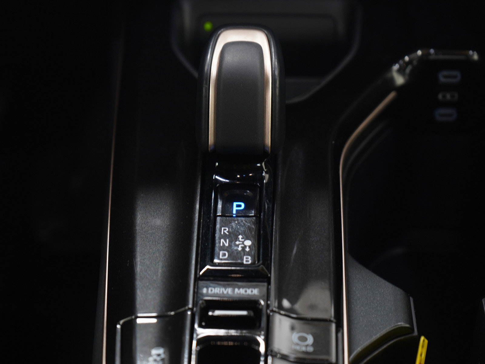 Used 2024 Toyota Crown Limited image 18