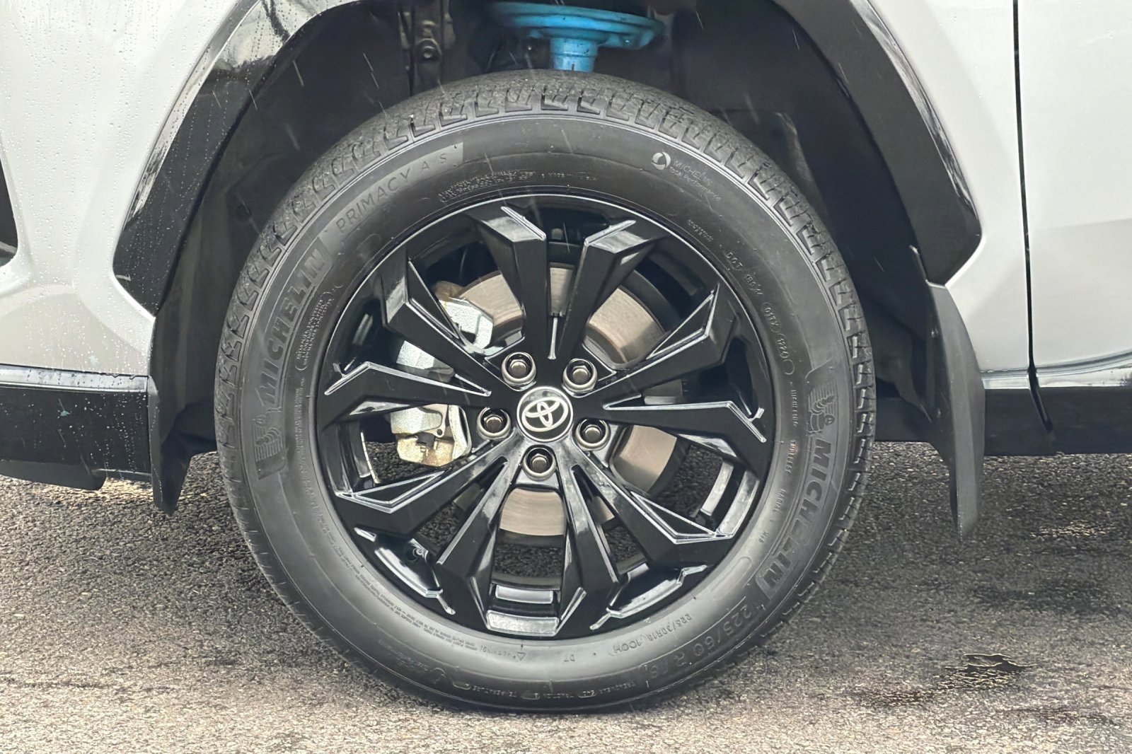 Used 2024 Toyota RAV4 SE image 25